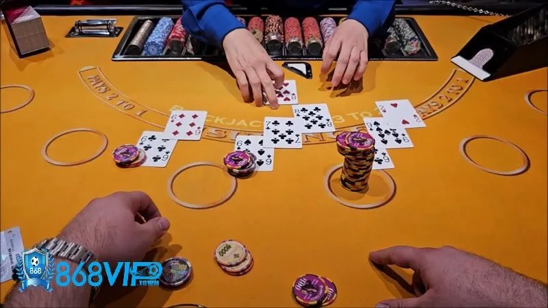 Hướng dẫn chi tiết cách đánh phỏm miền bắc tại 868vip